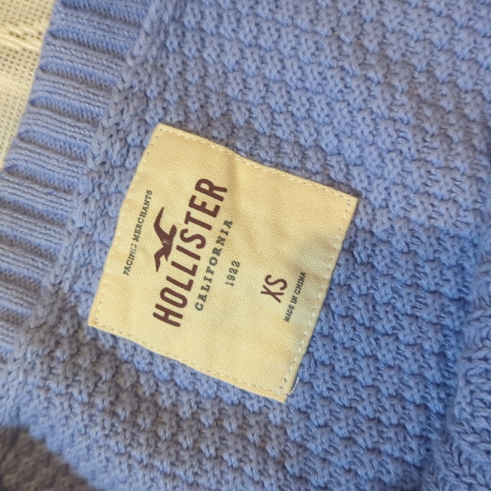 HOLLISTER BLUE SWEATER CROP LONG SLEEVE SIZE XS - Picture 2 of 4